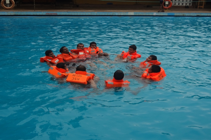 https://cache.careers360.mobi/media/colleges/social-media/media-gallery/2130/2018/9/15/SWIMMING POOL OF Mangalore Marine College and Technology  Mangalore_Swimming pool.jpg